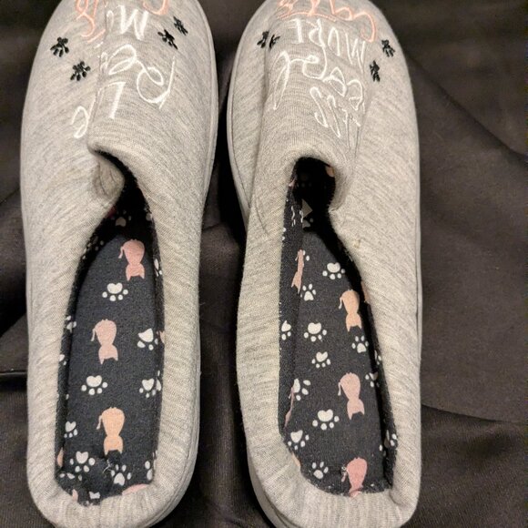 LESS PEOPLE MORE CATS slippers size medium (6.5-7.5) - Picture 5 of 8